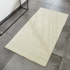 Alfombra crema con motivos en relieve: BIA163CRE BIANCA