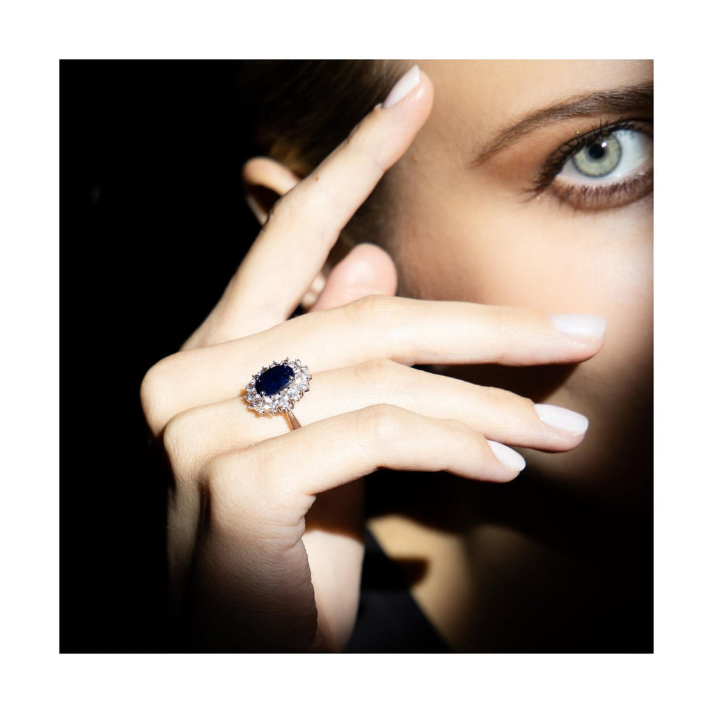 Anillo “Sol Azul” – Oro blanco 375/1000