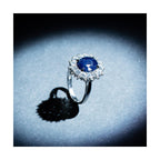 Anillo “Sol Azul” – Oro blanco 375/1000