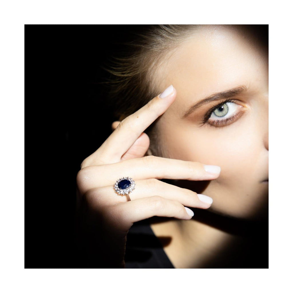 Anillo “Sol Azul” – Oro blanco 375/1000