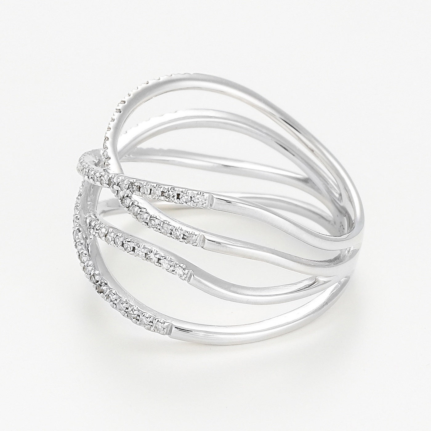 Anillo “Enlazado Luminoso” – Oro Blanco 375/1000