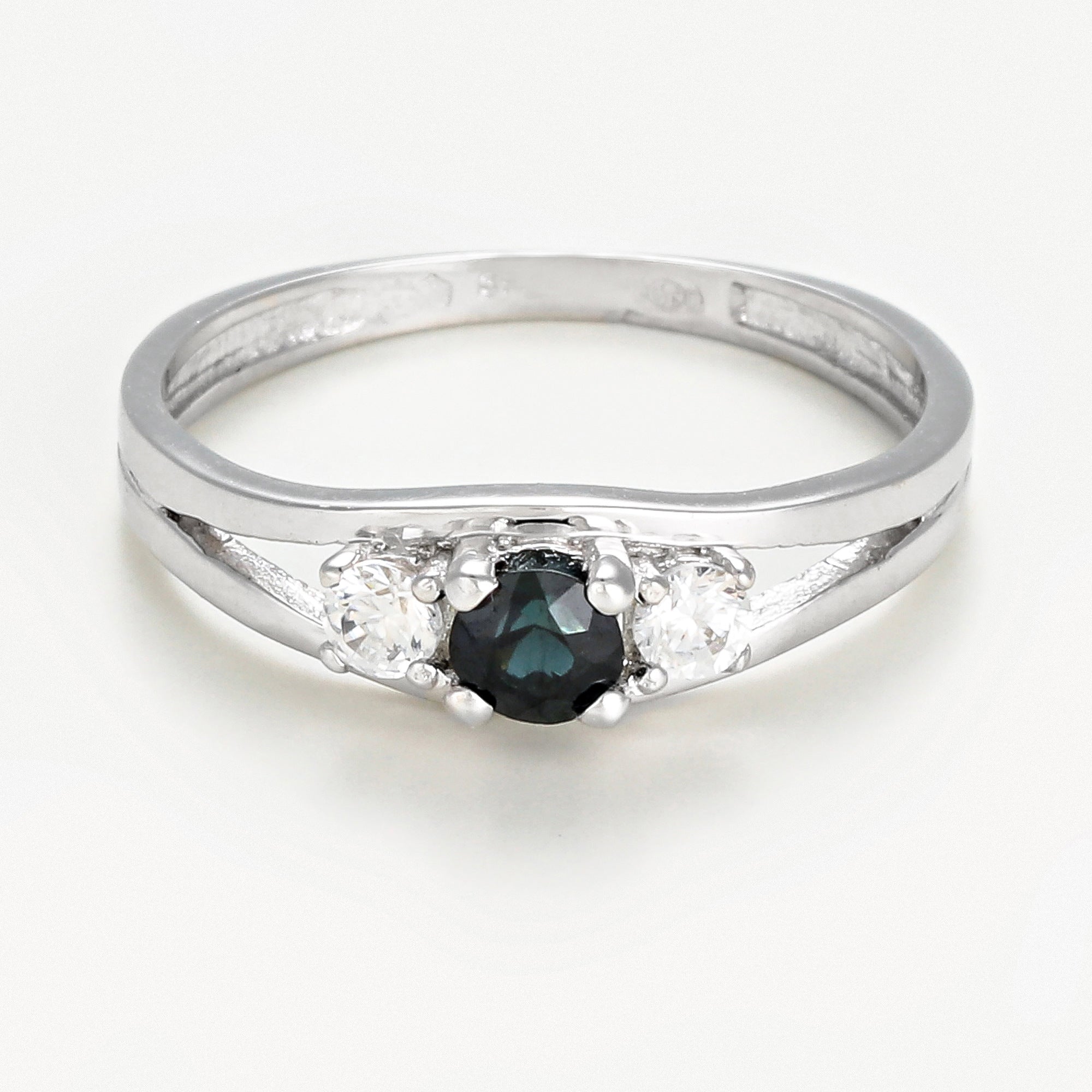 Anillo “Marine” 3.7Ct/1 Zafiro y Oro Blanco 375/1000
