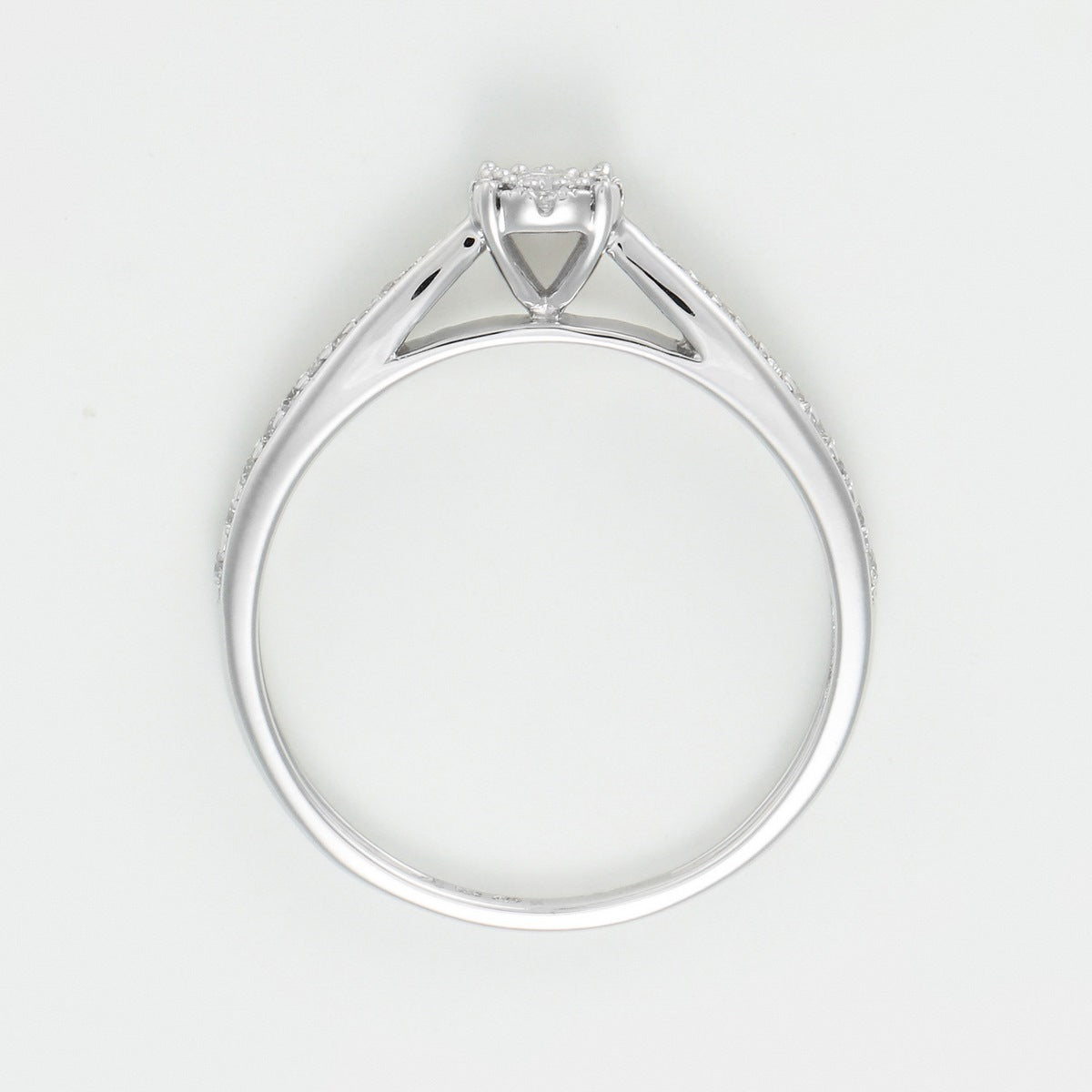 Anillo “Solitaire Radieux” D0.020/28 – Oro blanco