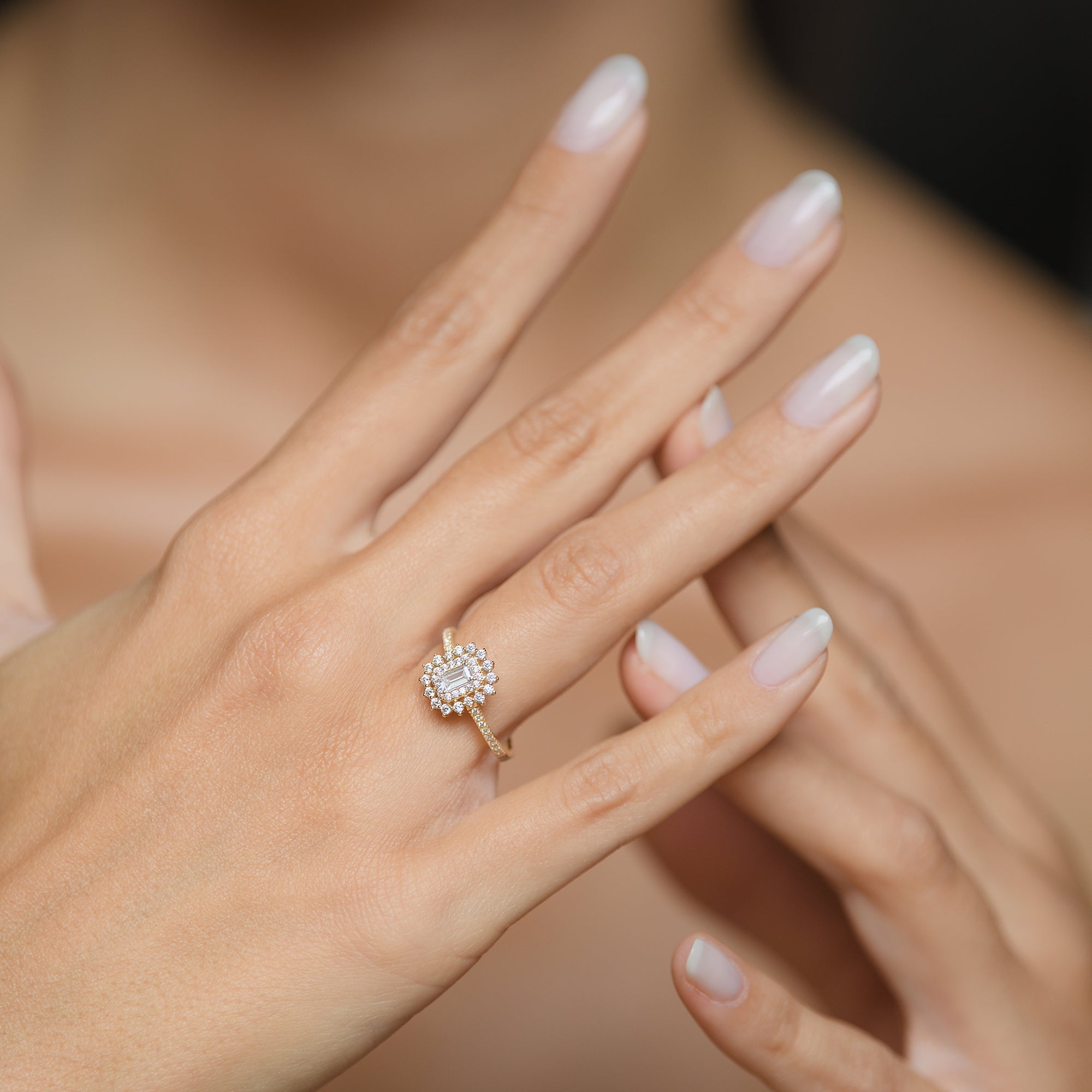 Anillo “Mi Reina” Oro amarillo 375/1000 y circonitas