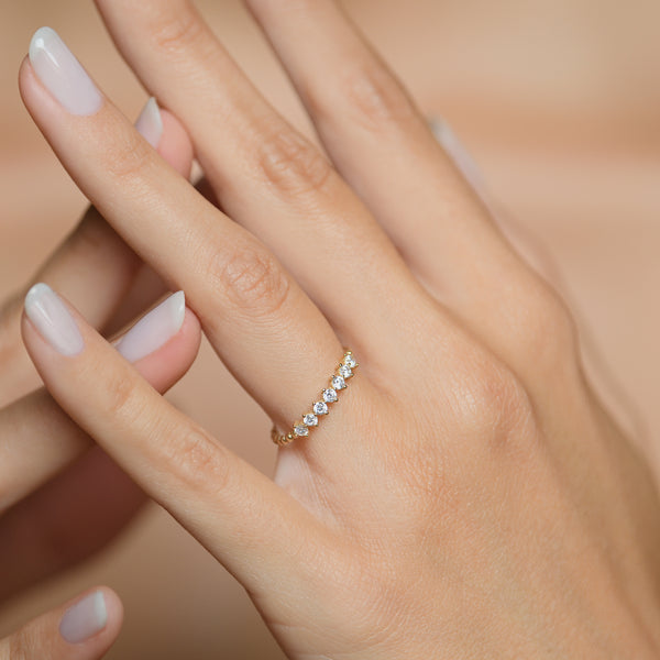Anillo “Bella” Oro amarillo 375/1000 y circonio