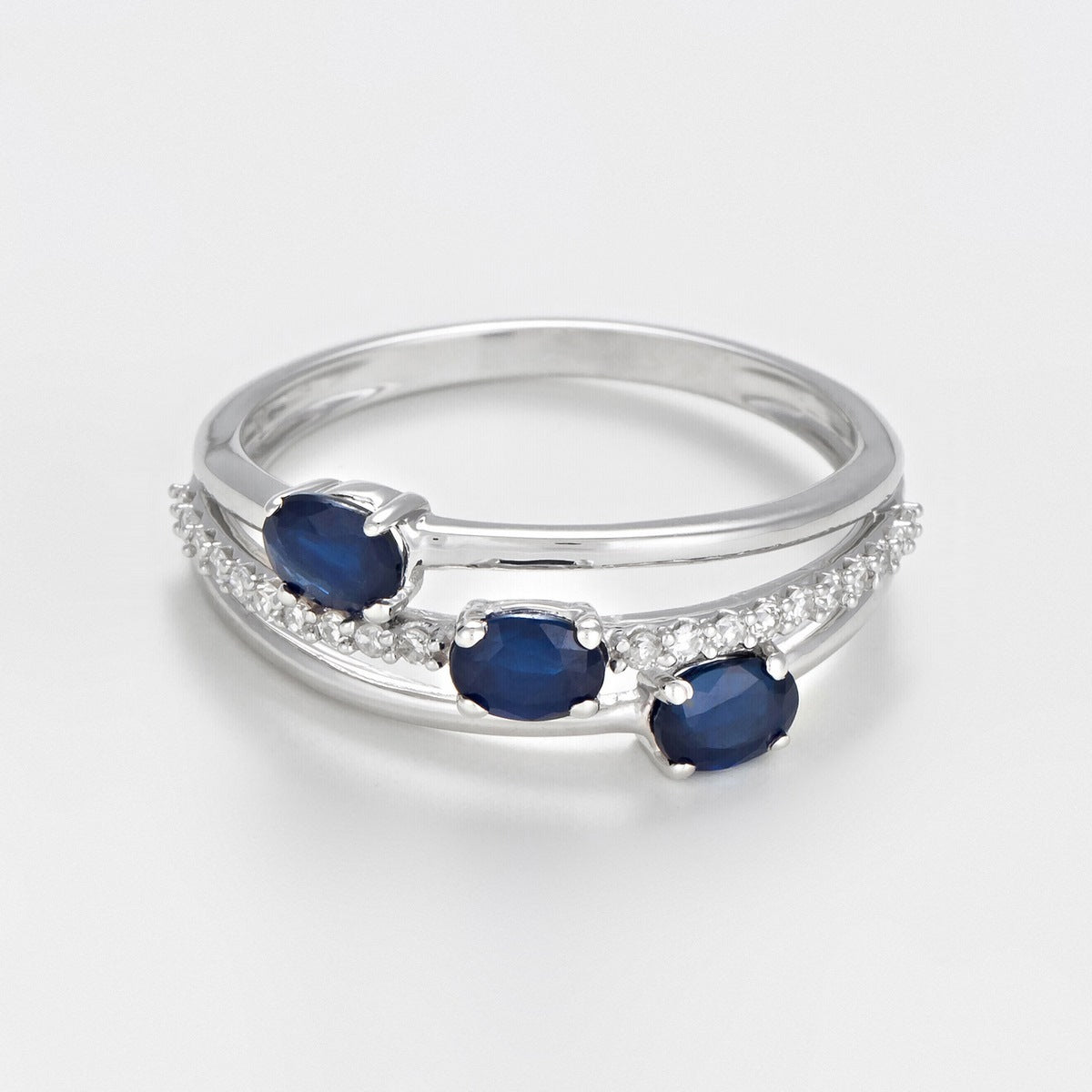 Bague "Trio De Saphir" D0,09Ct/20 + Saphir0,69Ct/3