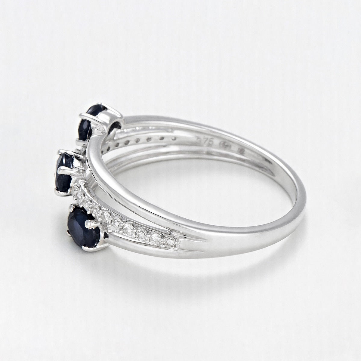 Bague "Trio De Saphir" D0,09Ct/20 + Saphir0,69Ct/3