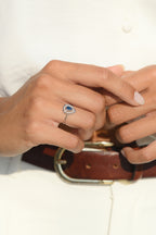 Anillo “Océane” Diamantes 0.09/29 y Zafiro 0.30/1 – Oro blanco 375/1000