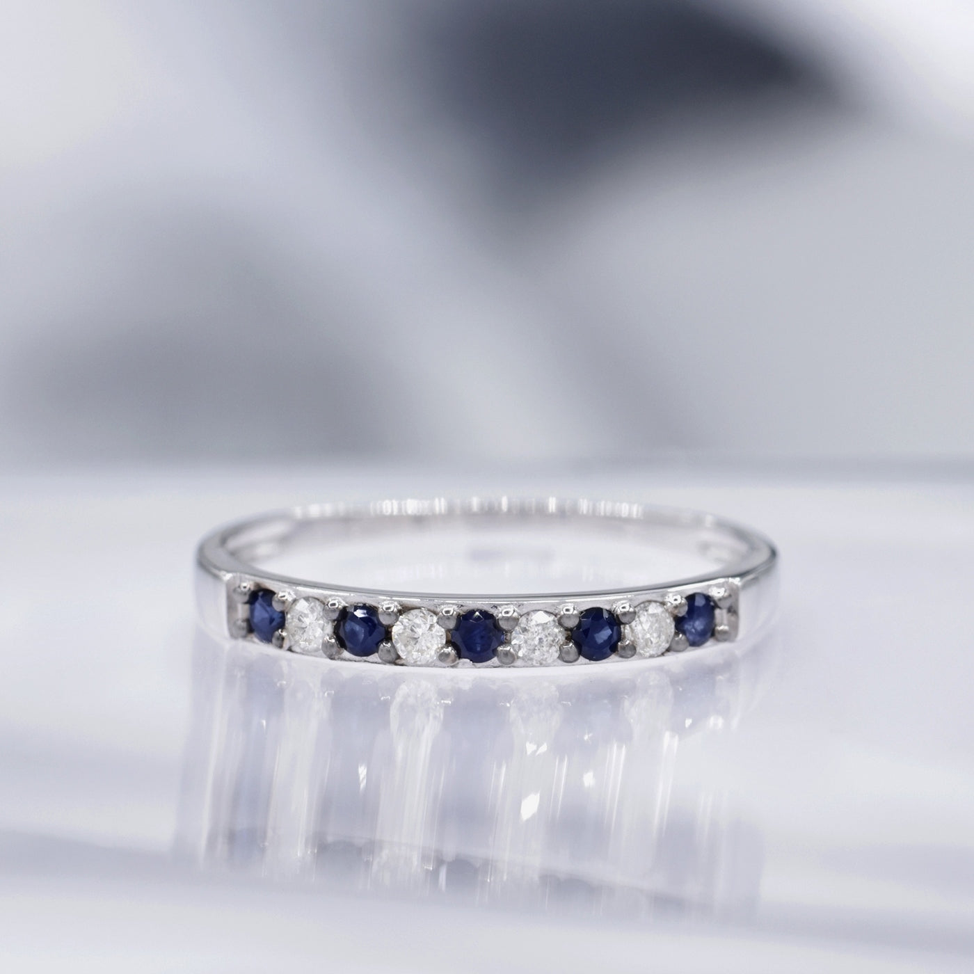 "Seoul" Ring Diamonds 0.11/4 & Sapphire 0.25/5 - 375/1000 White Gold