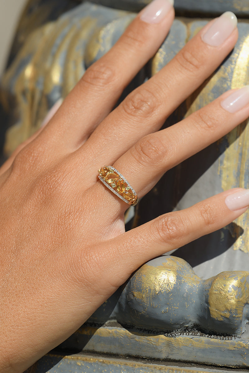 Anillo "Olivinos" D0.05/16 & Peridoto 0.14/6 & Citrino 1.30/5 - Oro Amarillo 375/1000