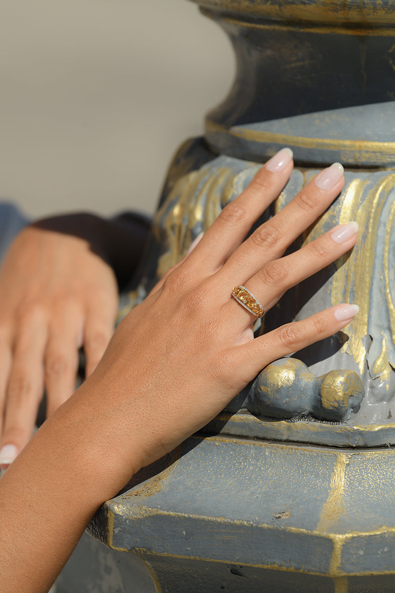Anillo "Olivinos" D0.05/16 & Peridoto 0.14/6 & Citrino 1.30/5 - Oro Amarillo 375/1000