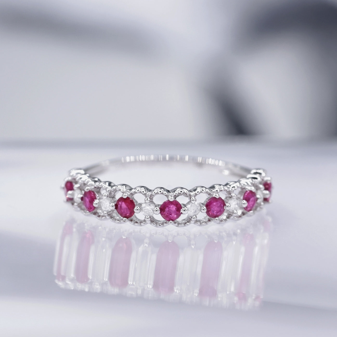 Bague "Koh Samui" Diamants 0,09/6 & Rubis 0,39/7 - Or Blanc 375/1000