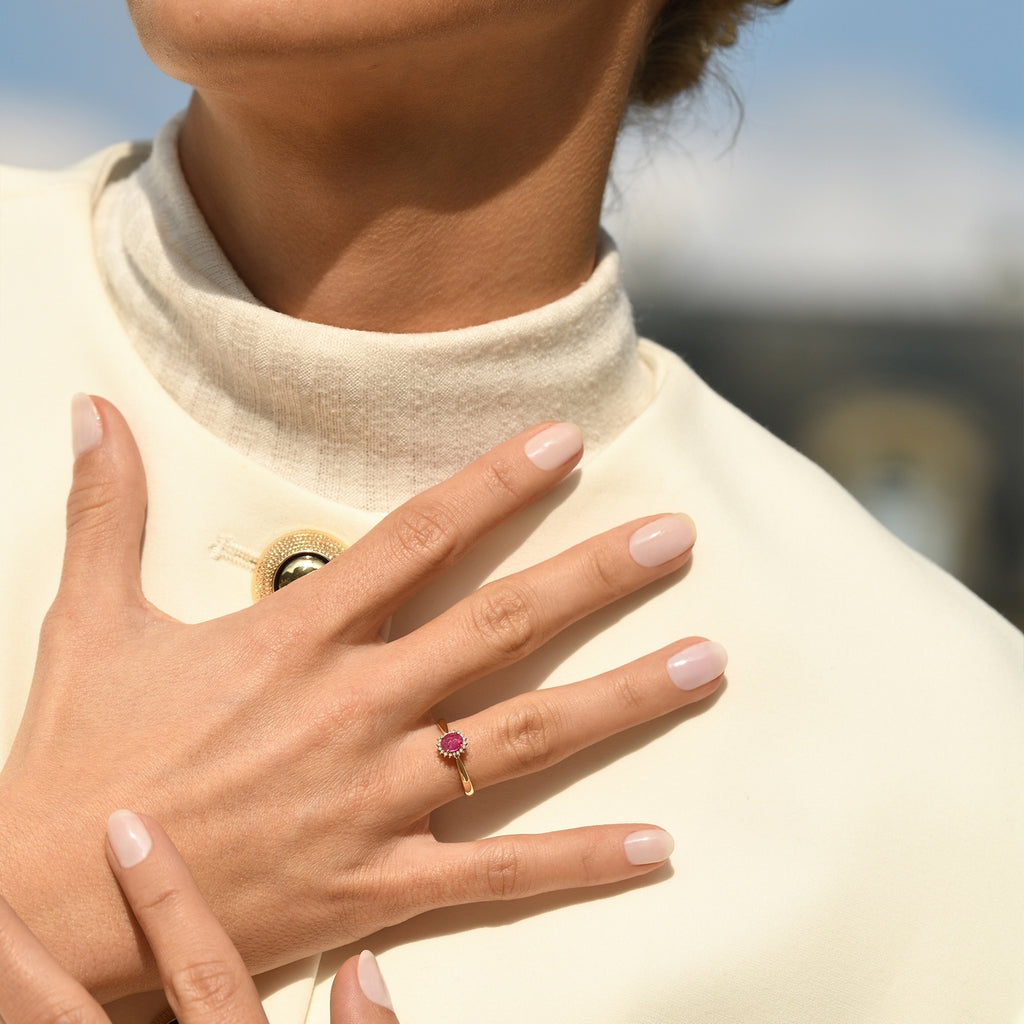 "Capiz" Ring, D 0.06/18 Ru 0.55/1 - 375/1000 Yellow Gold