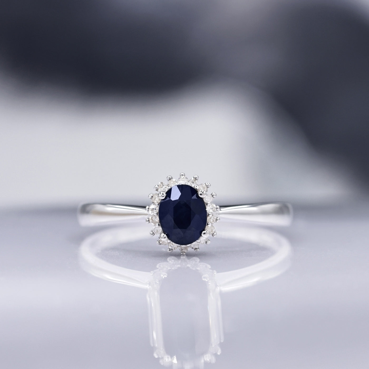 Bague "Abra" D 0,06/18 Sa 0,55/1 - Or Blanc 375/1000