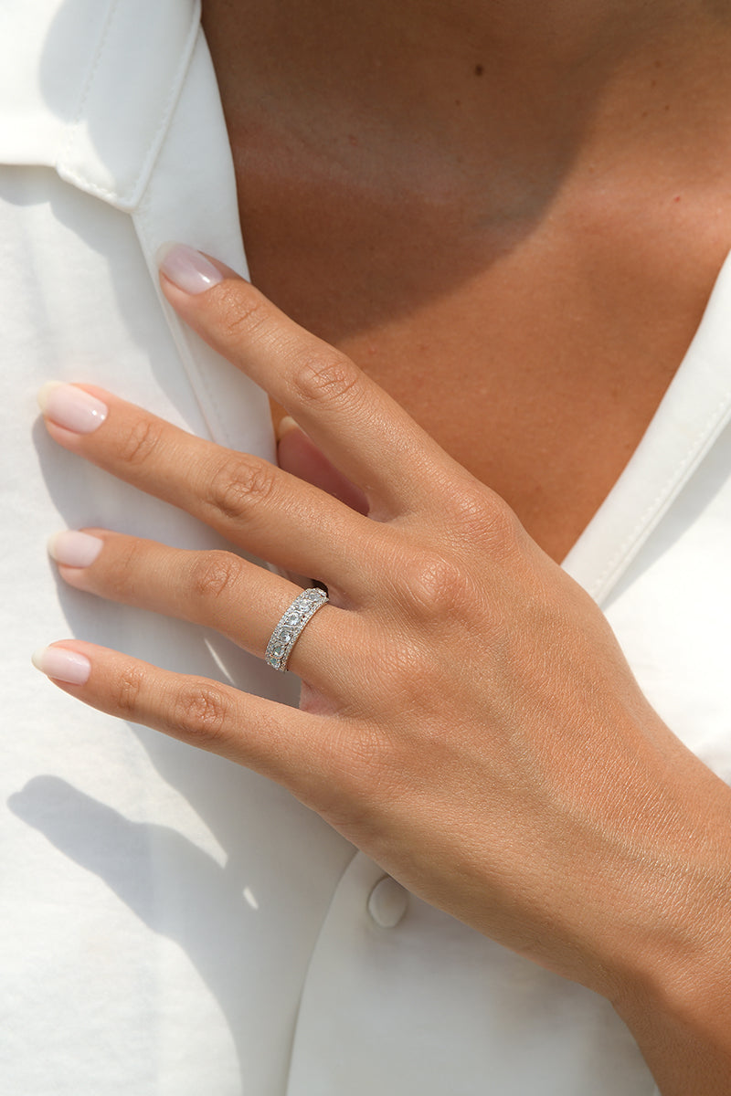 "Sitra" Ring, D 0.08/24, White Topaz 1.16/7 - 375/1000 White Gold