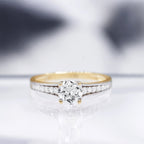 "Kriva" Ring D 0.21/40 White Topaz 1.43/1 - 375/1000 Yellow Gold