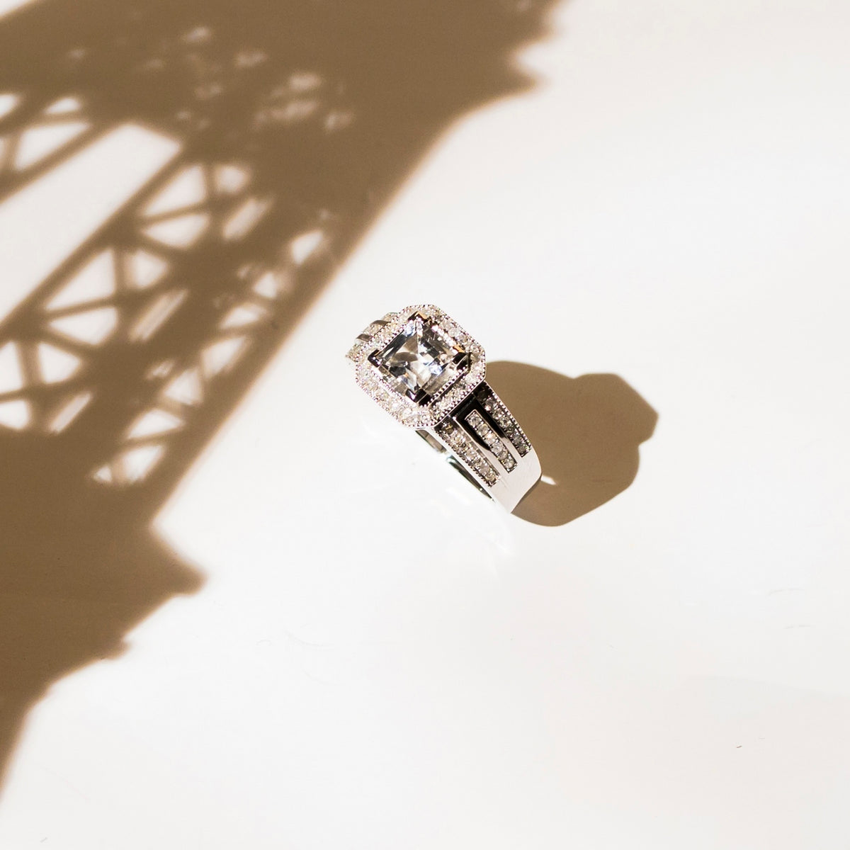Ring "Remban" D 0,32/68 White Topaze 1,41/1 - Hvidguld 375/1000