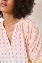 Blouse jaune col V, manches 3/4 élastiquées, broderie plumetis, effet dip dye fait à la main Garance Paris