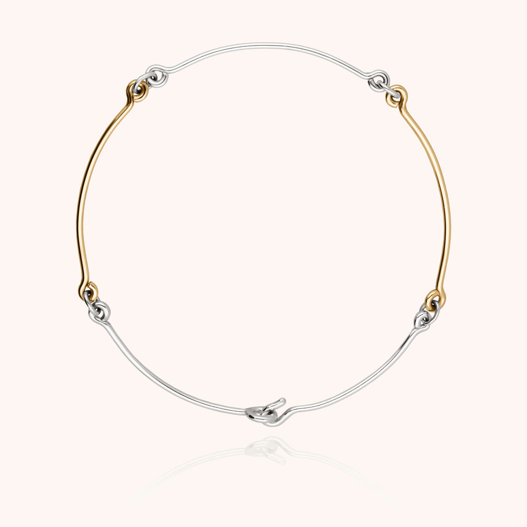 Bracelet masculin Peter porté au poignet, design contemporain sophistiqué