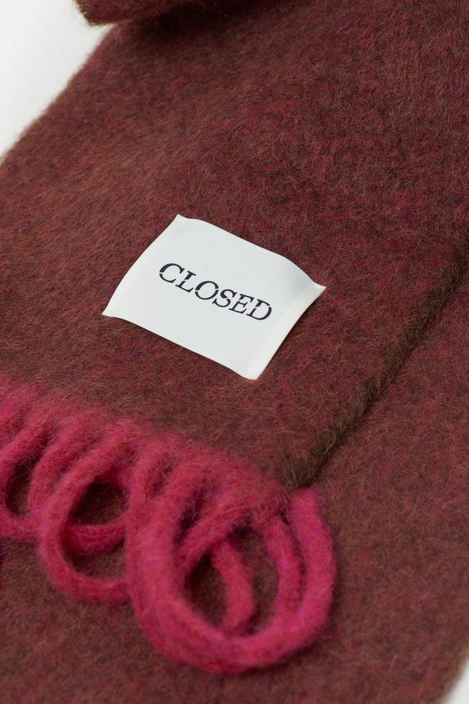 Closed - Écharpe