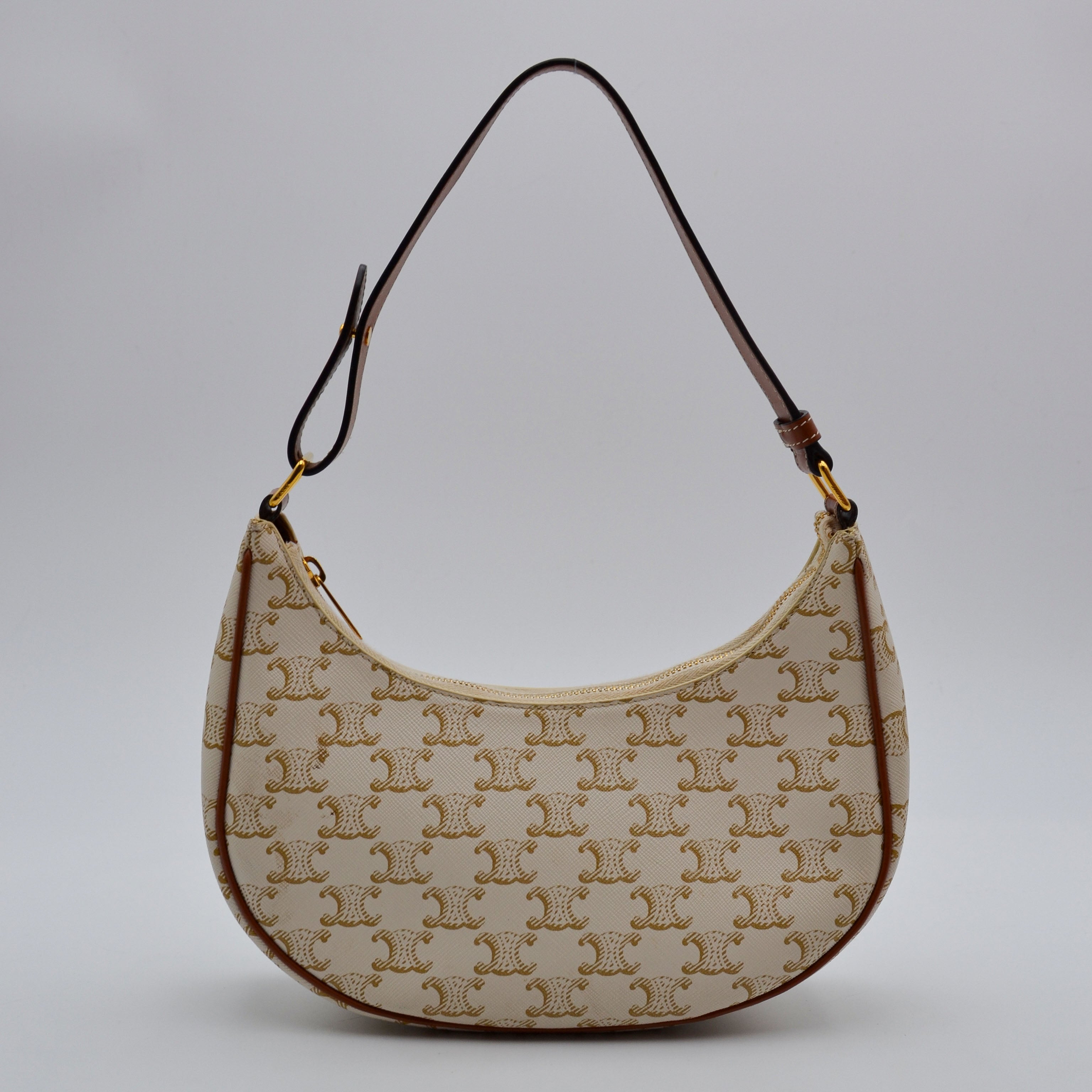 Céline Ava Toile Triomphe