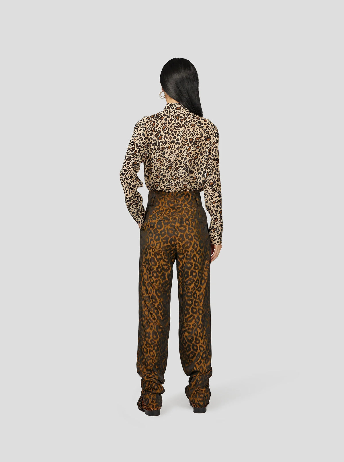 Hemd Dori aus Seide mit Leopardenmuster
