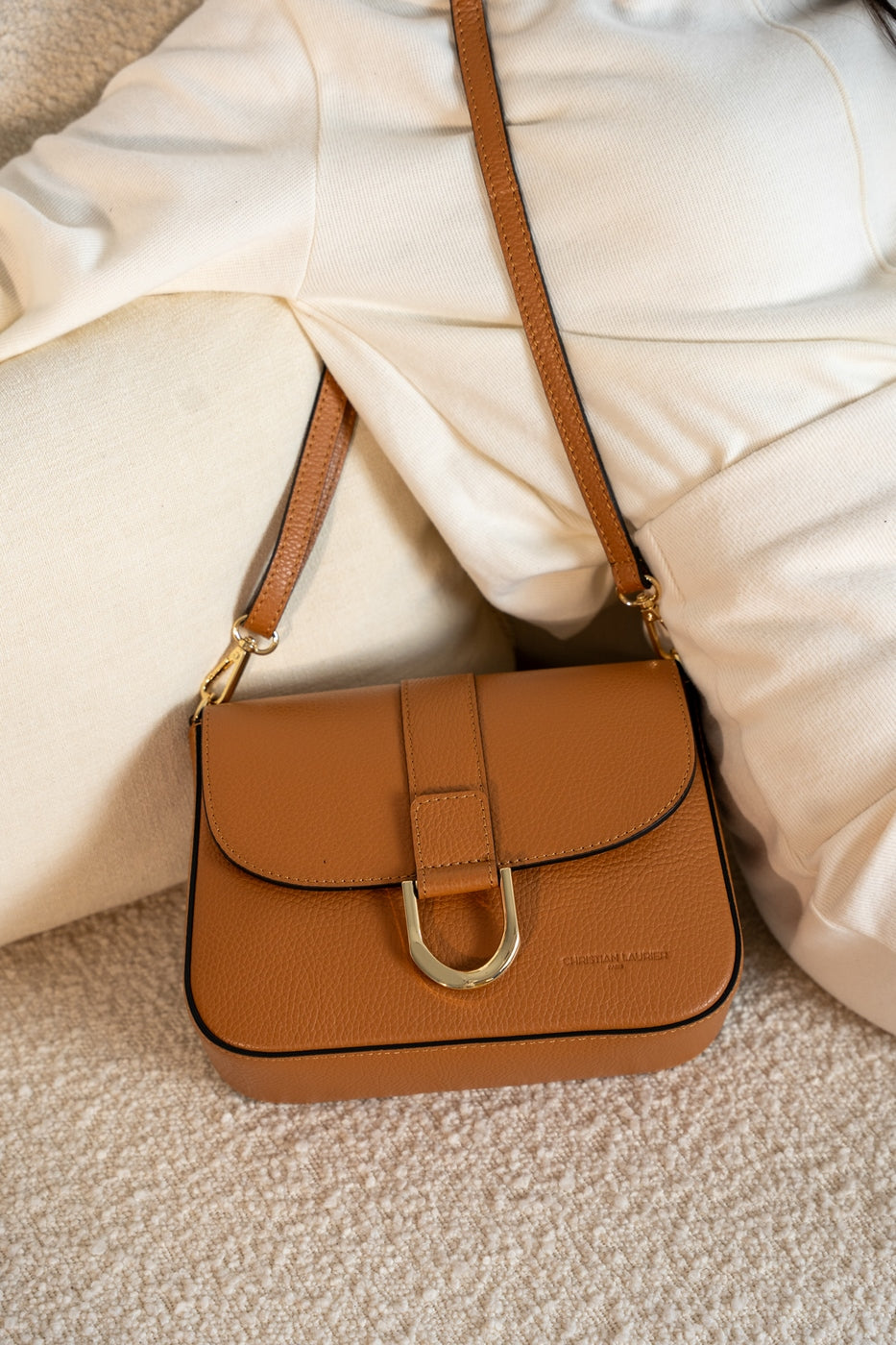 Nael Shoulder Bag - Camel