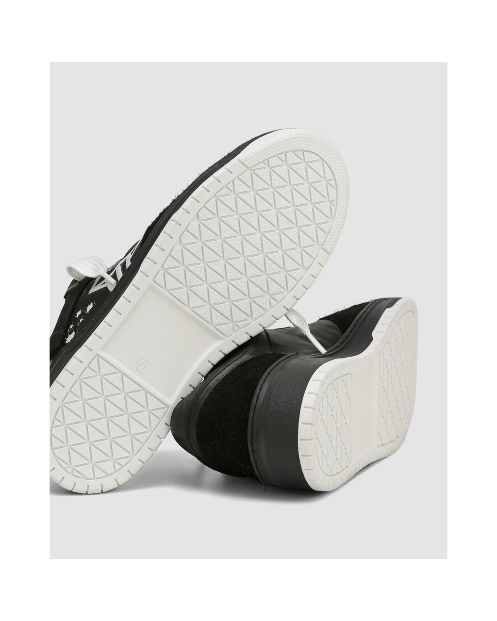 Sneakersy CM-00 - Czarne - Męskie