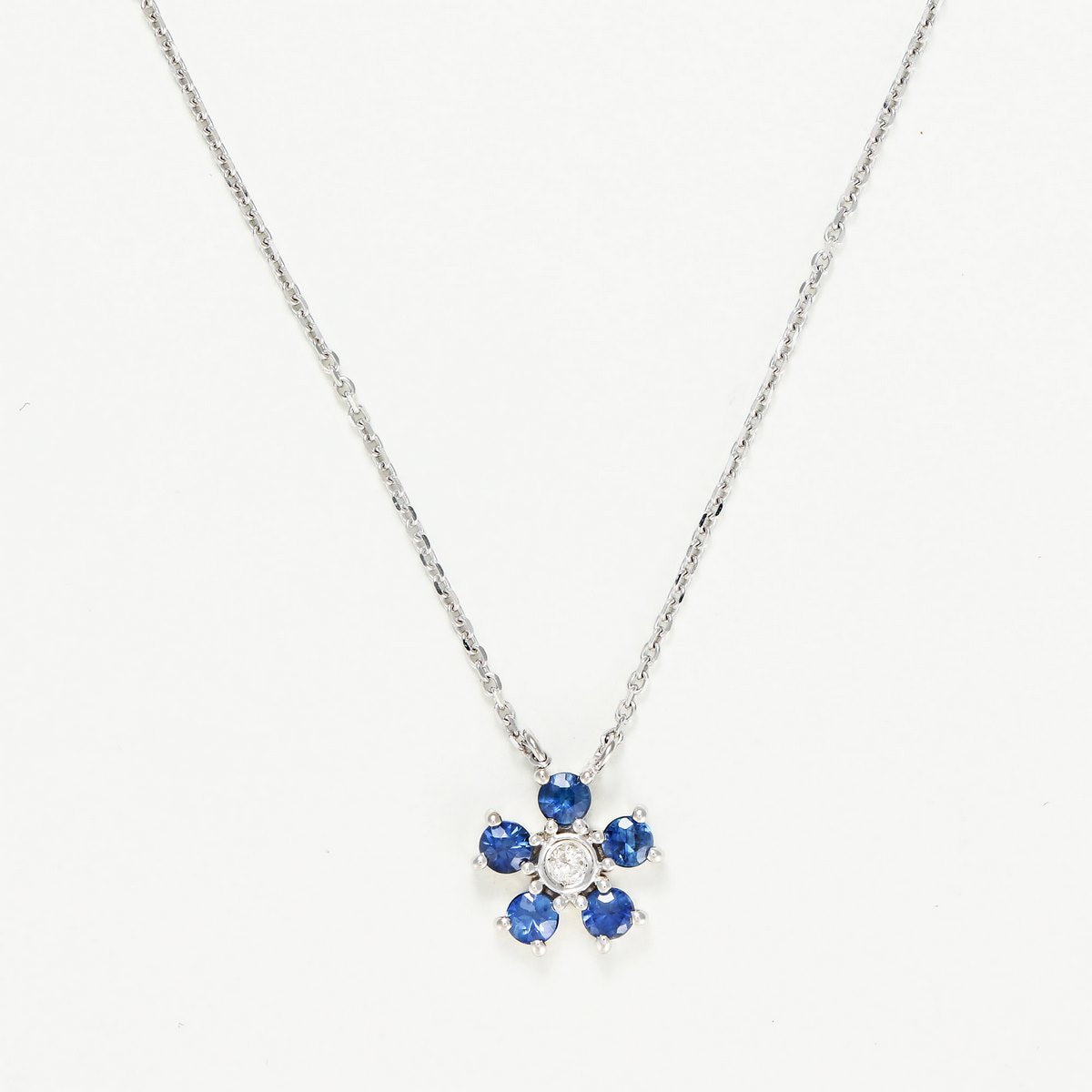 "Clematis" Necklace D0.03/1 S0.40/5 - White Gold