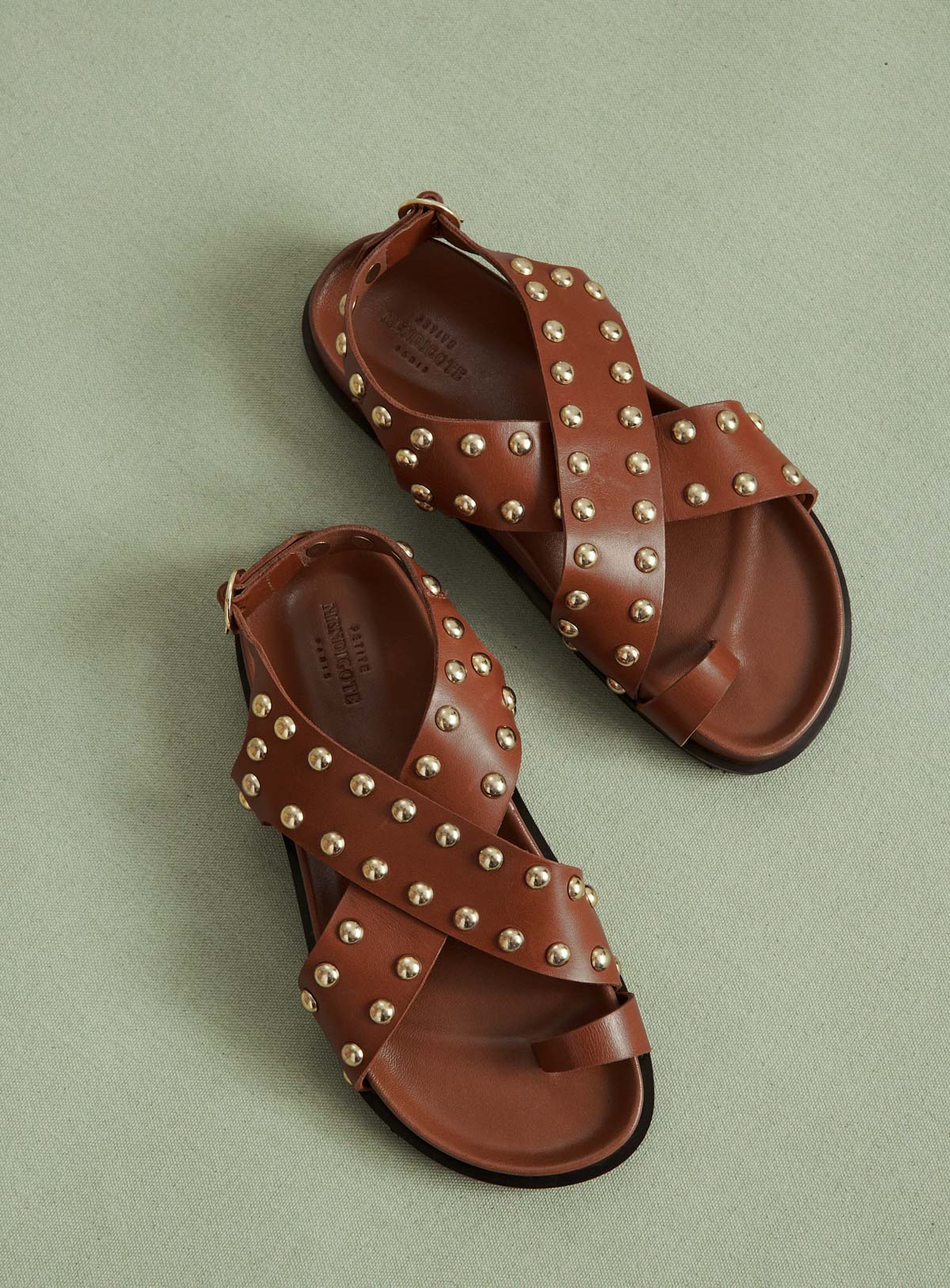 SANDALIAS COLIBRI MARRÓN TACHUELAS PETITE MENDIGOTE