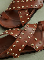 SANDALIAS COLIBRI MARRÓN TACHUELAS PETITE MENDIGOTE
