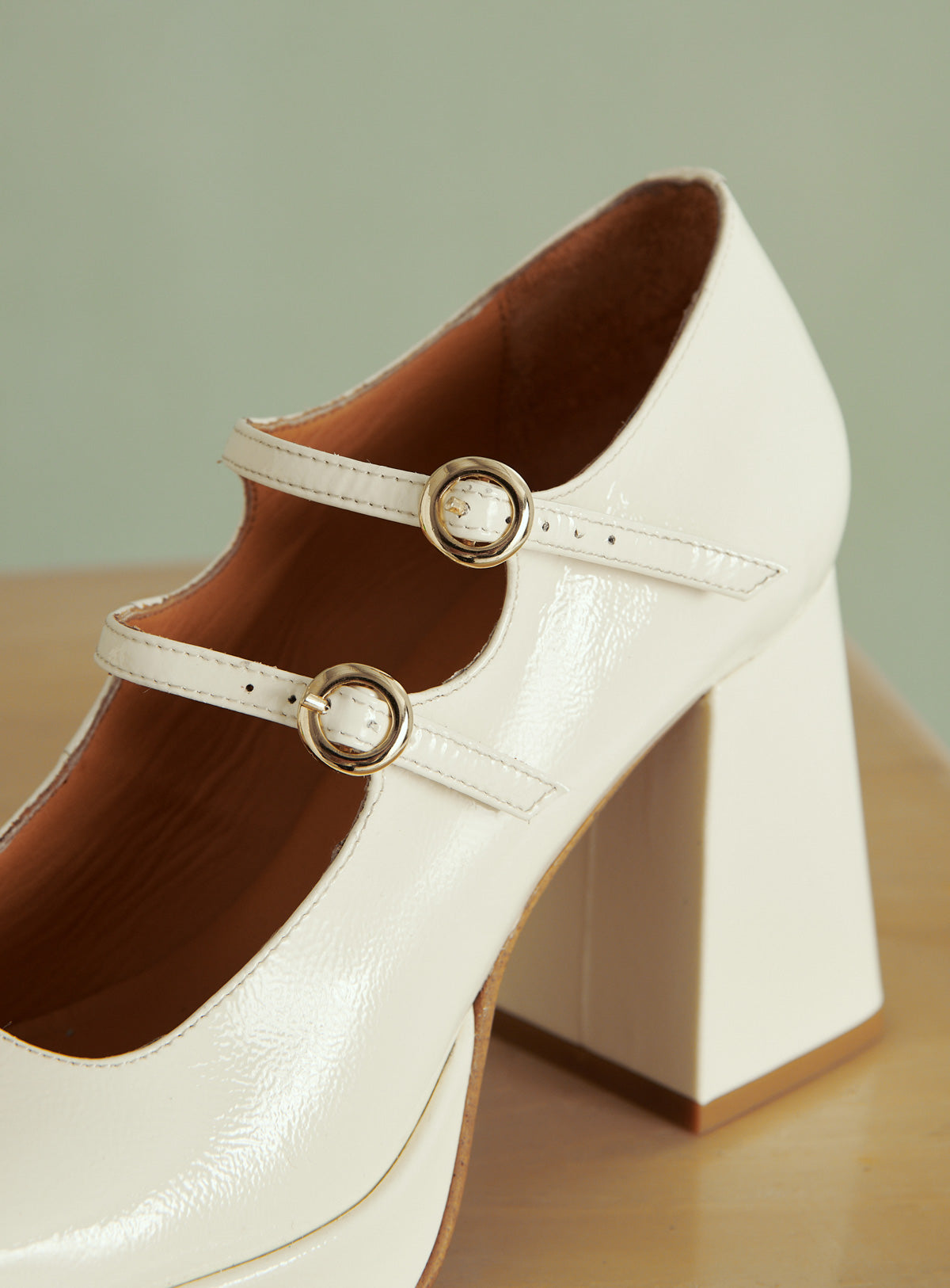 BABIES VERNIES BLANCHES CONSTANCE PETITE MENDIGOTE