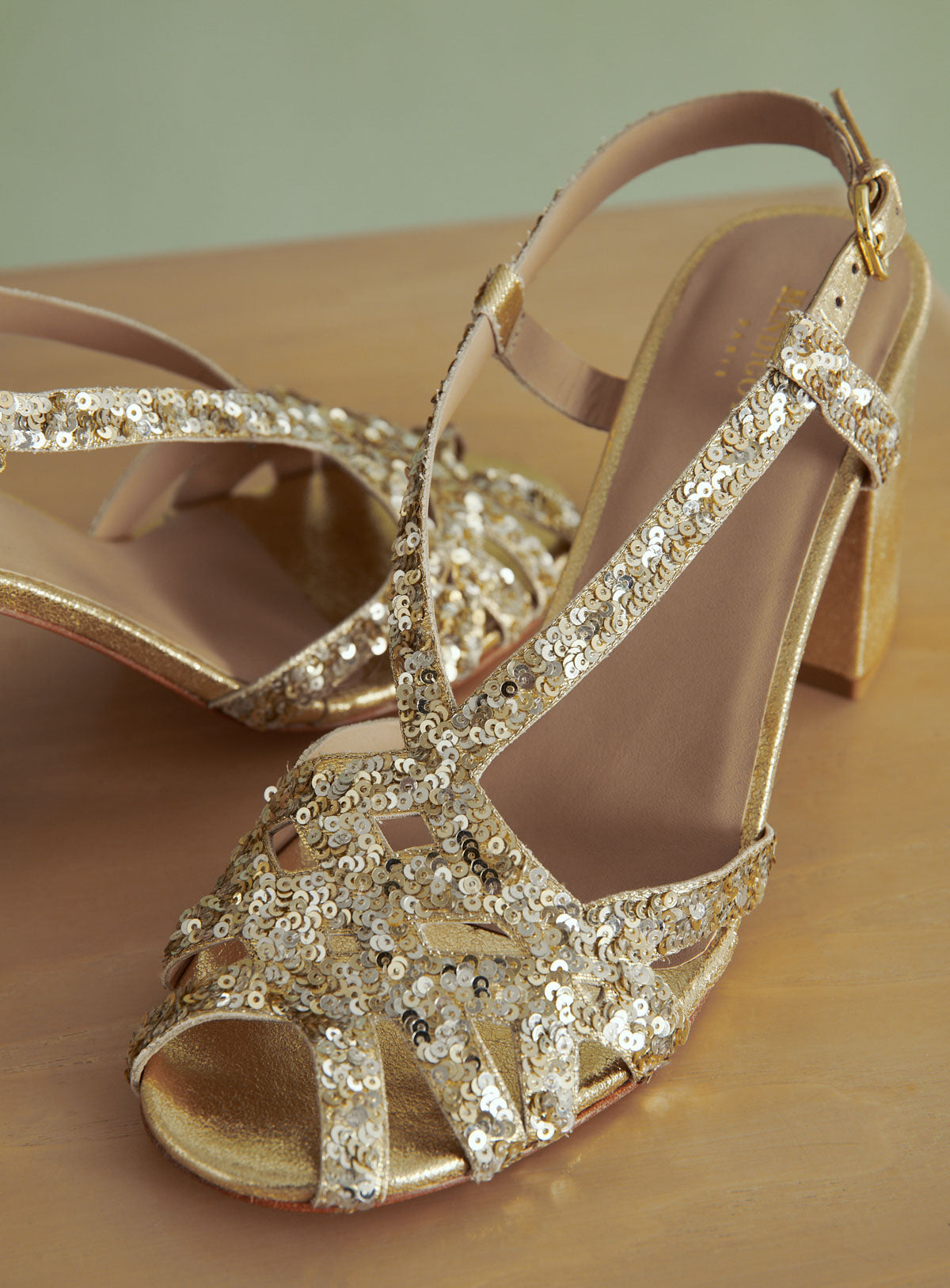 Sandalias con corona de lentejuelas - Oro/Plata