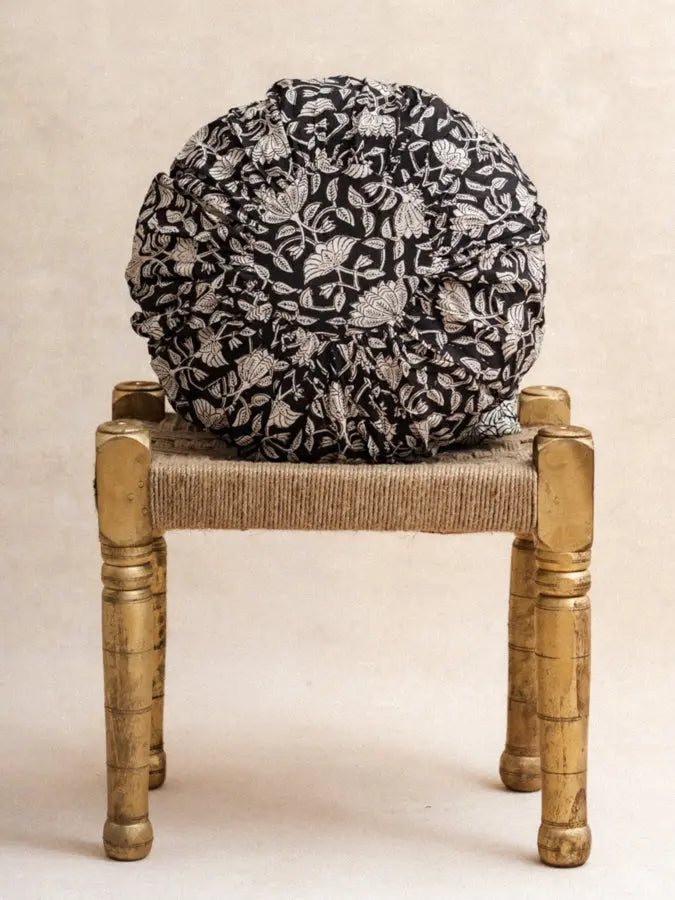 Lotus Noir - Cuscino Rotondo