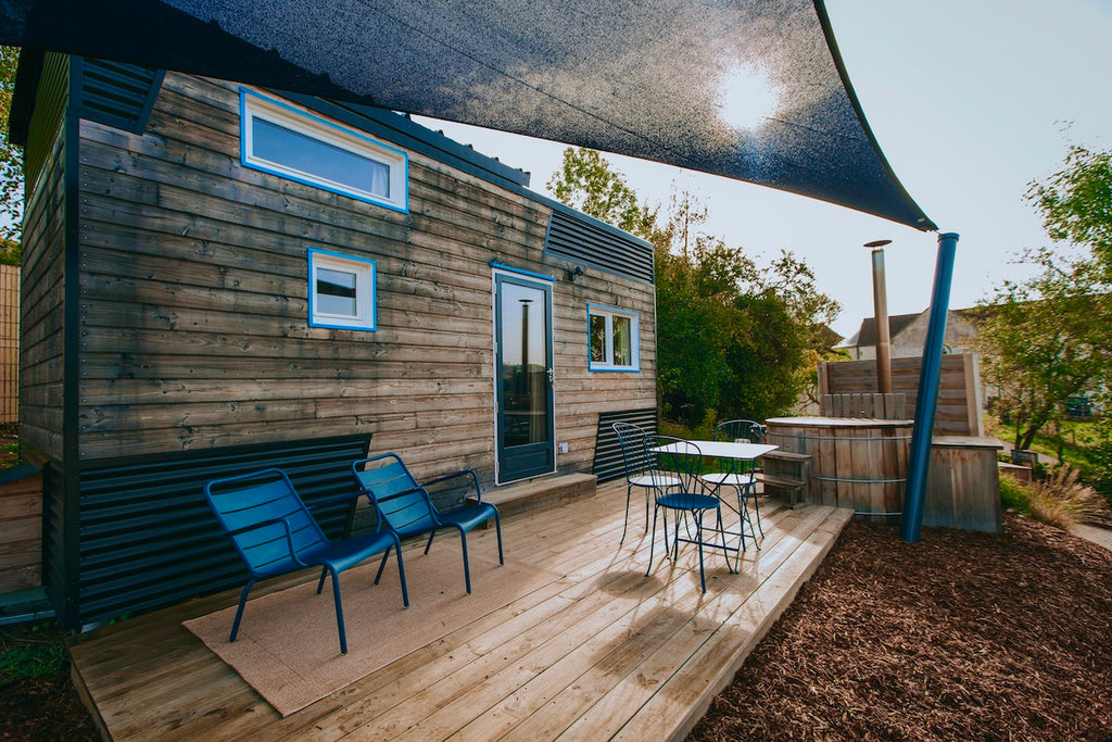 One Night in a Tiny House with a Retractable Roof and Private Nordic Spa