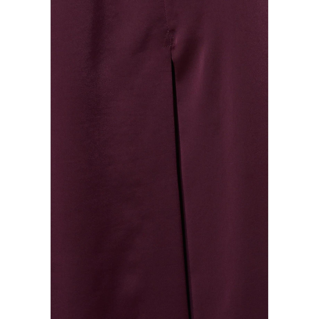 Long Fluid Skirt With Pleats