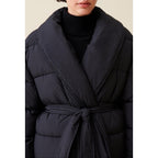 Chaqueta de plumas con cuello chal y cinturón