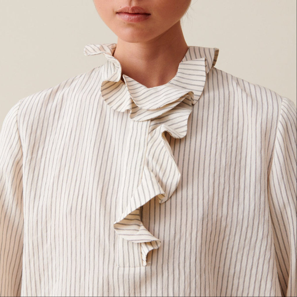 Claudie Pierlot - Blusa de Rayas con Múltiples Volantes