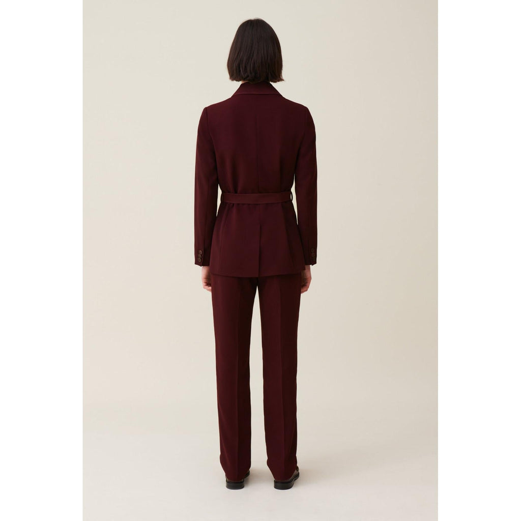 Chaqueta de traje con botones y cinturón