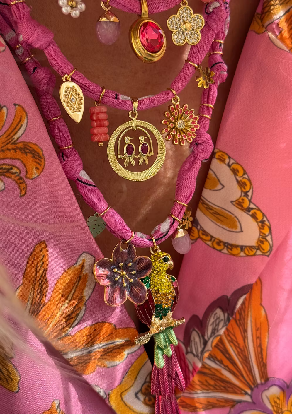Collier Colombiana Perroquet Rose