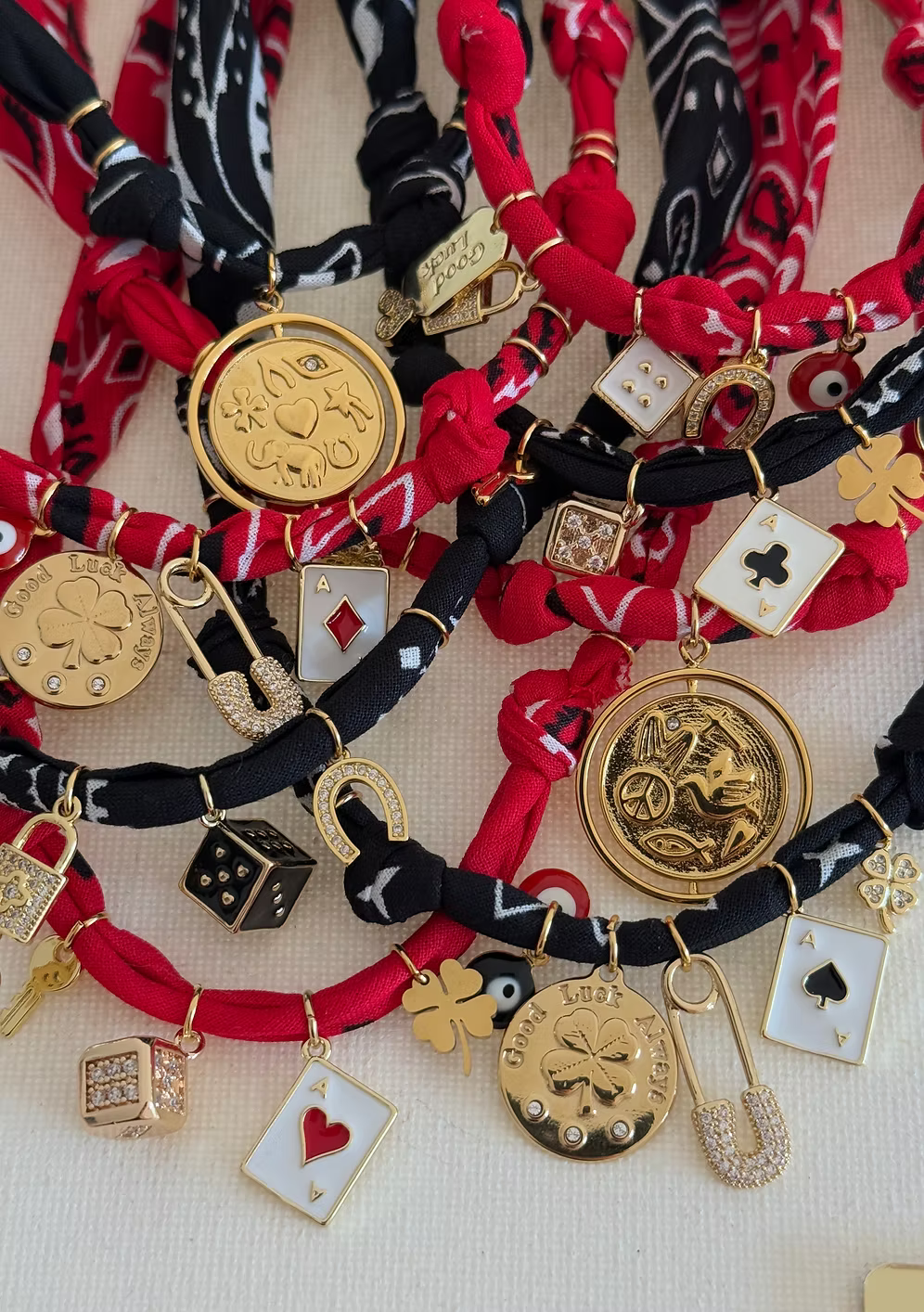 Collier Vegas Members Dé Rouge