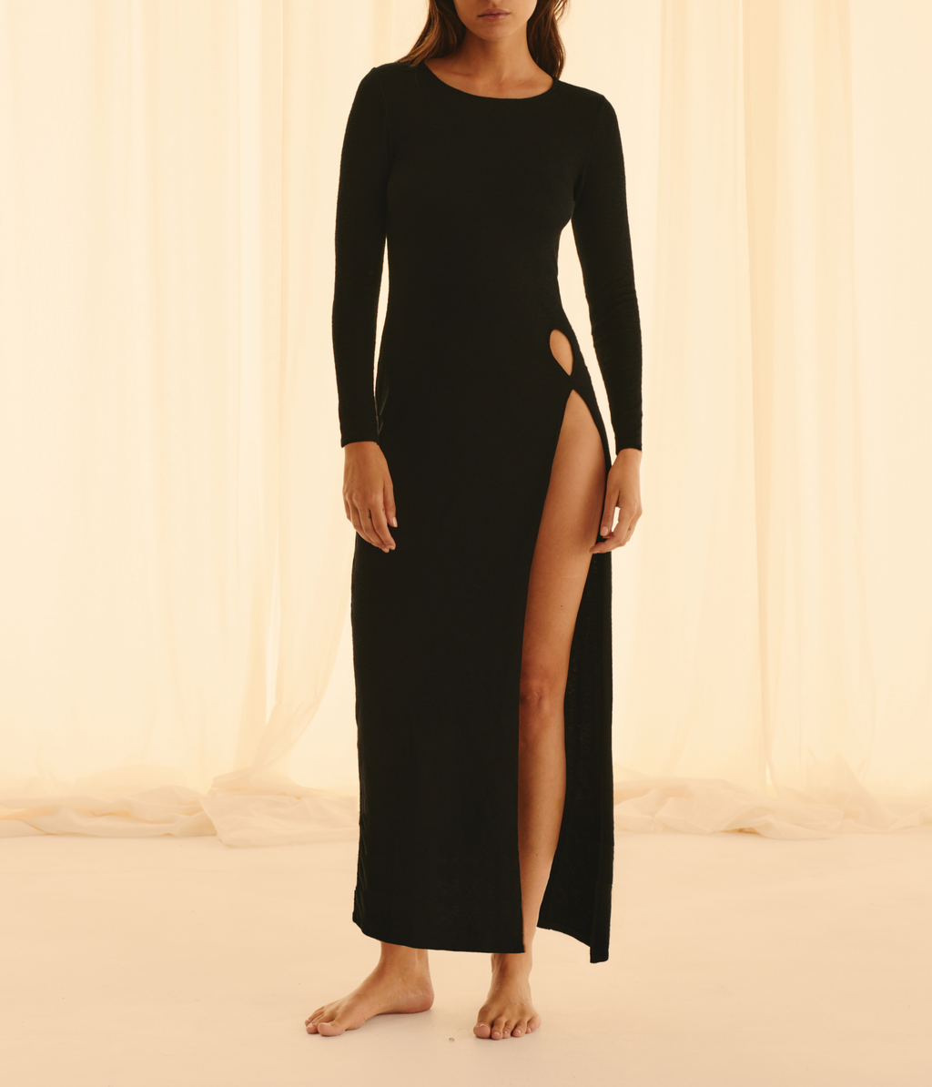 Vestido largo de noche cálido cortado
