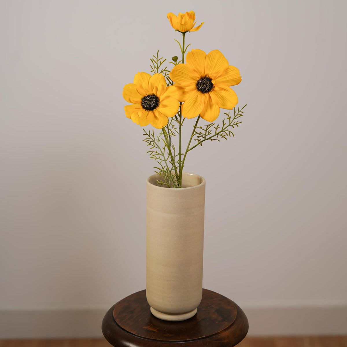 Cosmos artificiale giallo