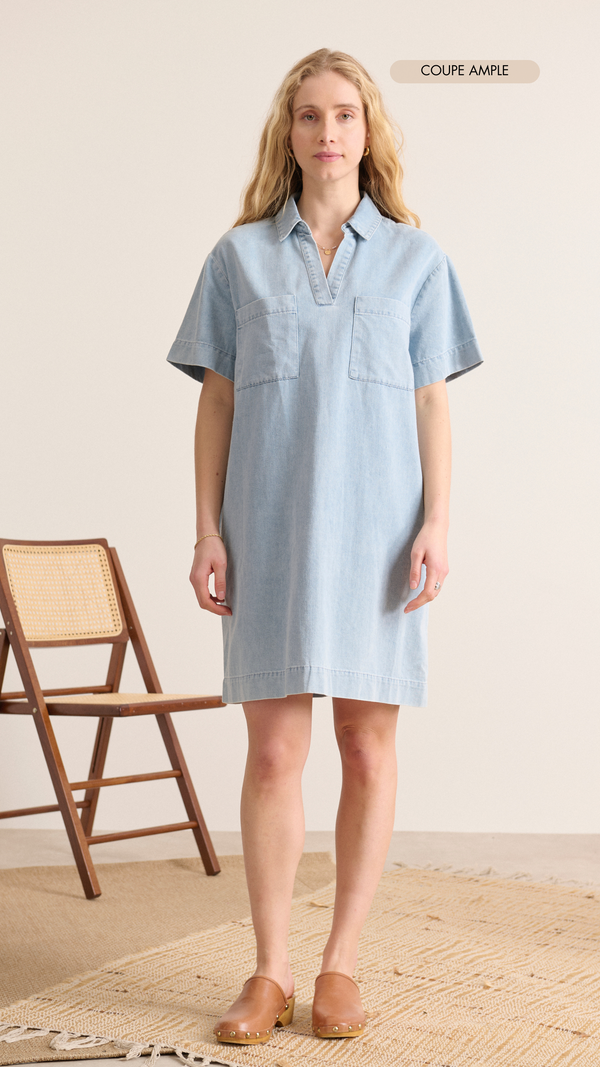 Elegant blue chambray dress with shirt collar, short sleeves and pockets, chic women's clothing