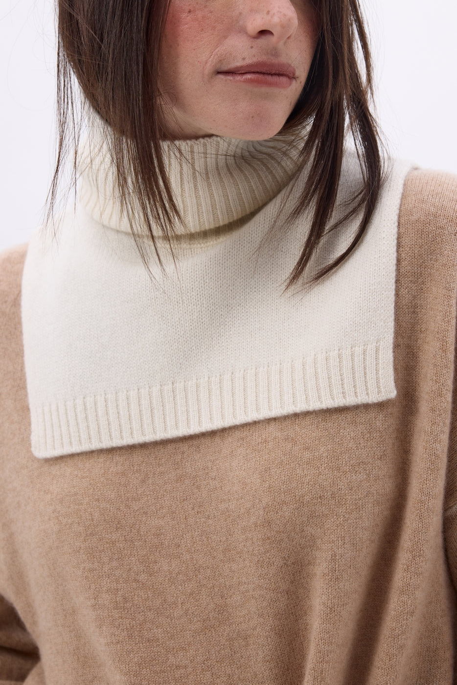 Roll-Neck Collar Domi - White - Unisex