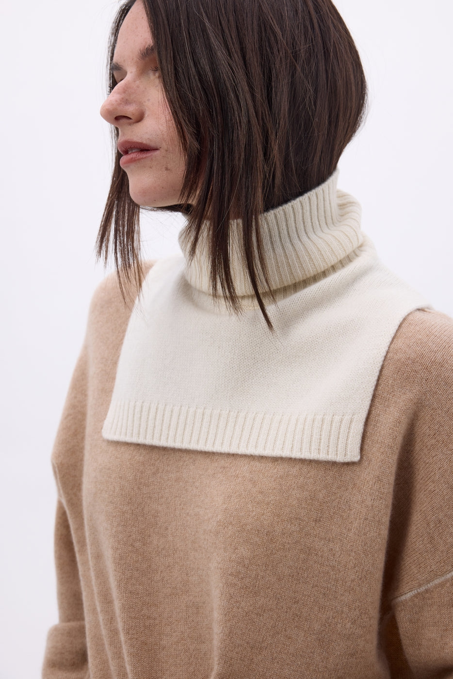 Roll-Neck Collar Domi - White - Unisex