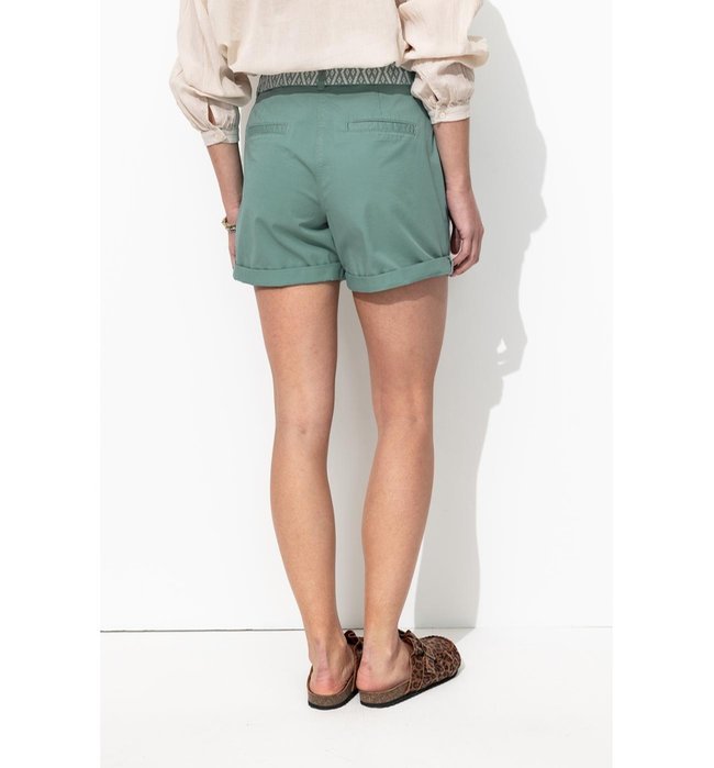 Shorts Plisados Con Cinturón - Liso Gris Oscuro