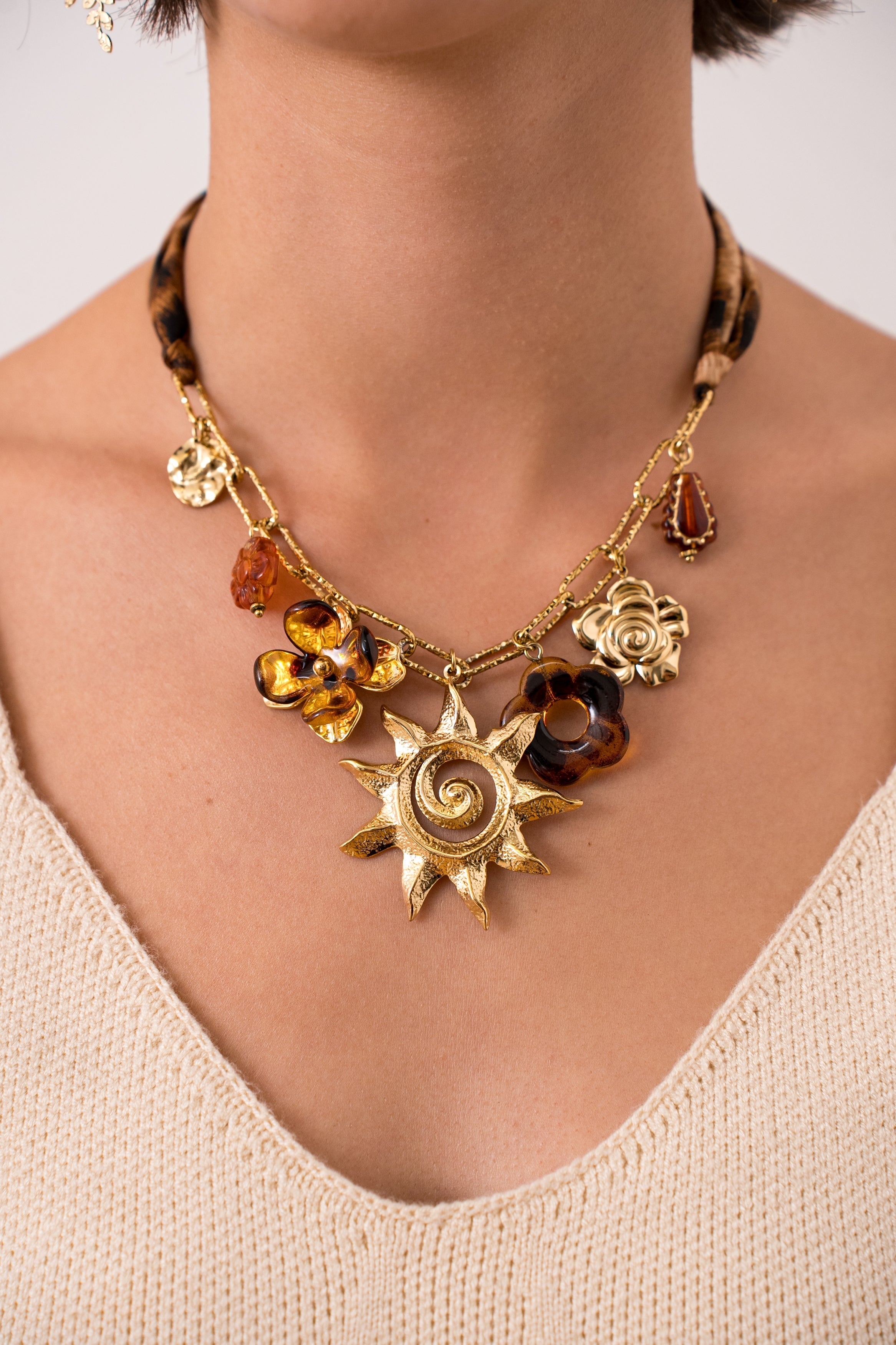 collar aurora