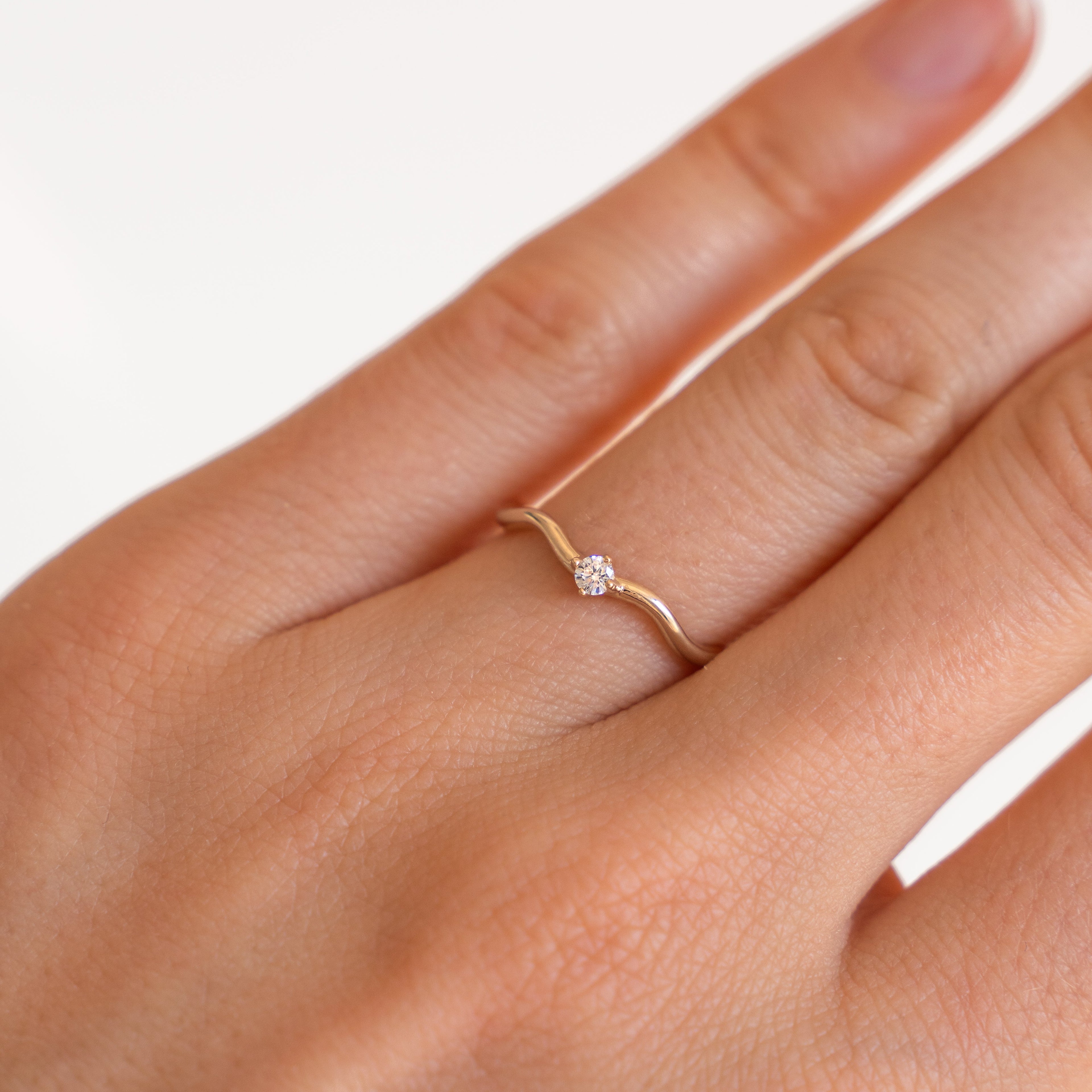 Anillo de piedras preciosas Mistral