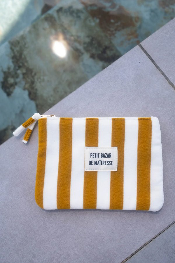 Petit Bazar De Mistress Camel Pouch
